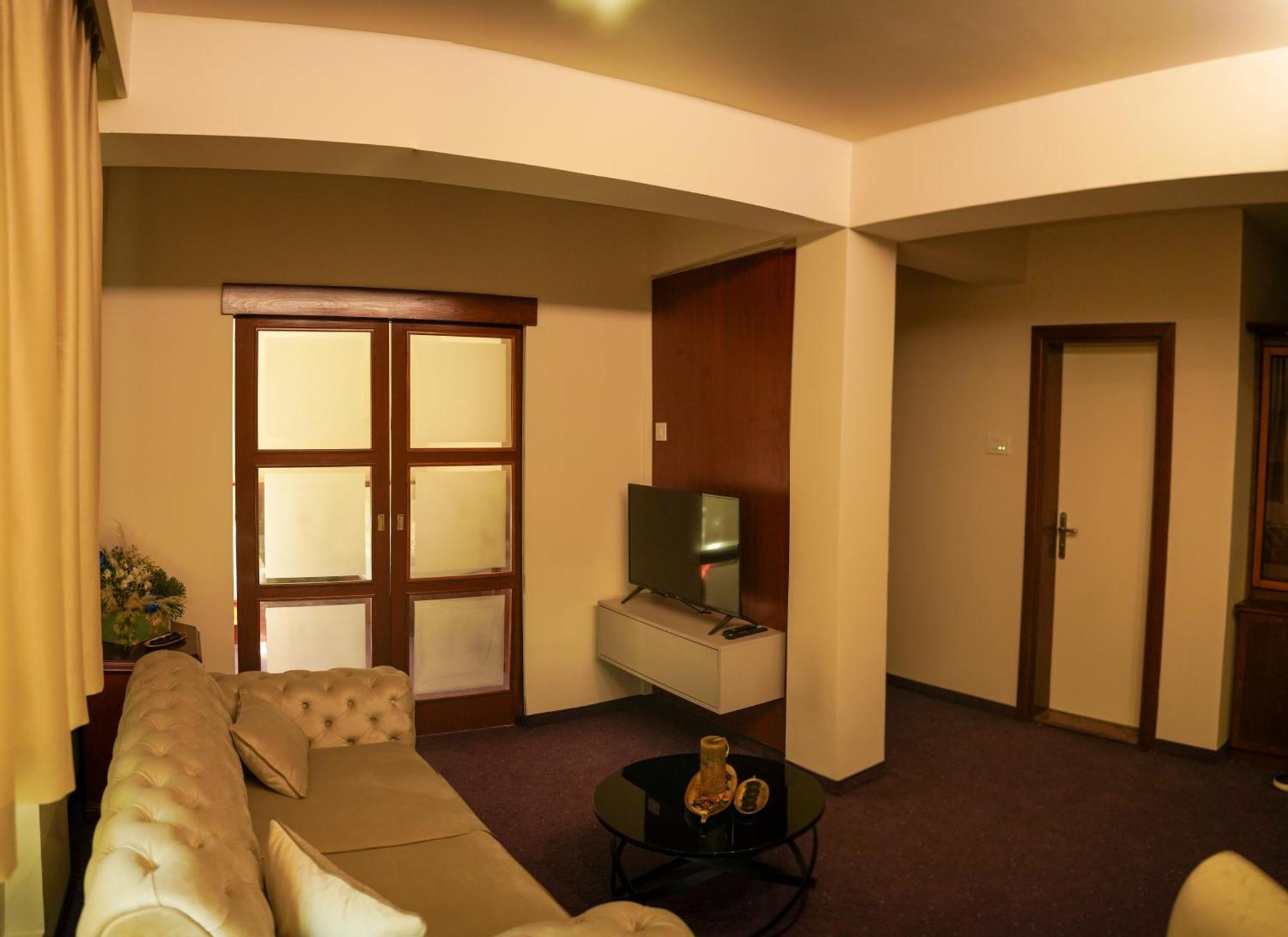 Hotel 락타치 외부 사진