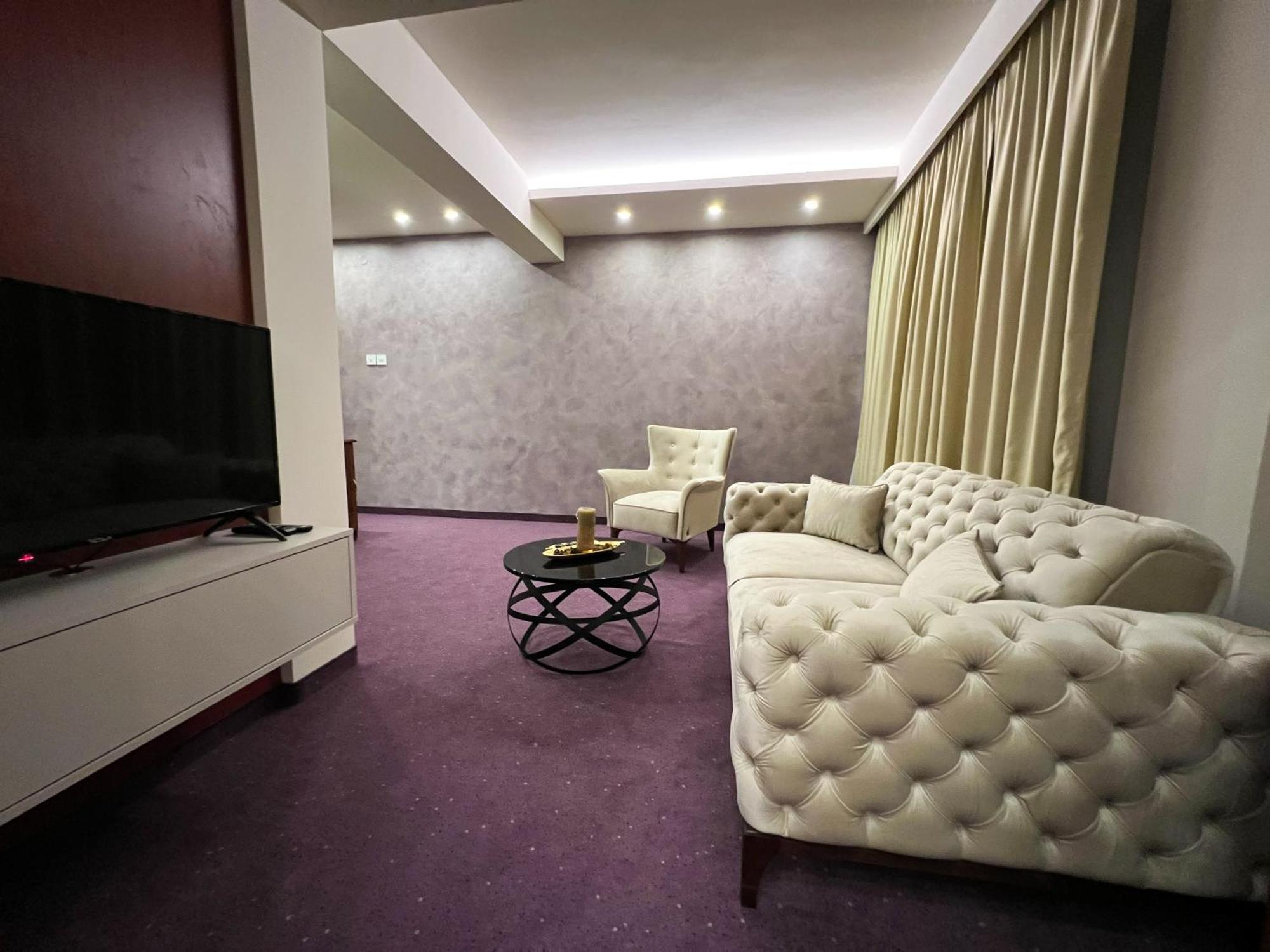 Hotel 락타치 외부 사진
